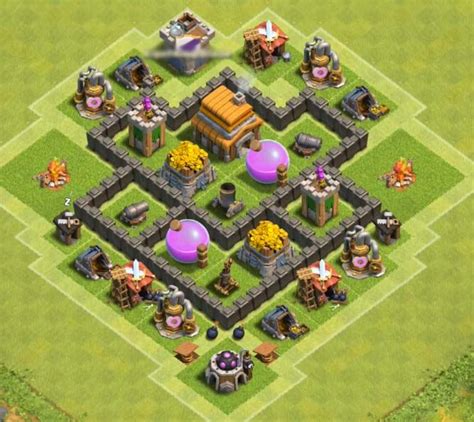 town hall 4 base coc.